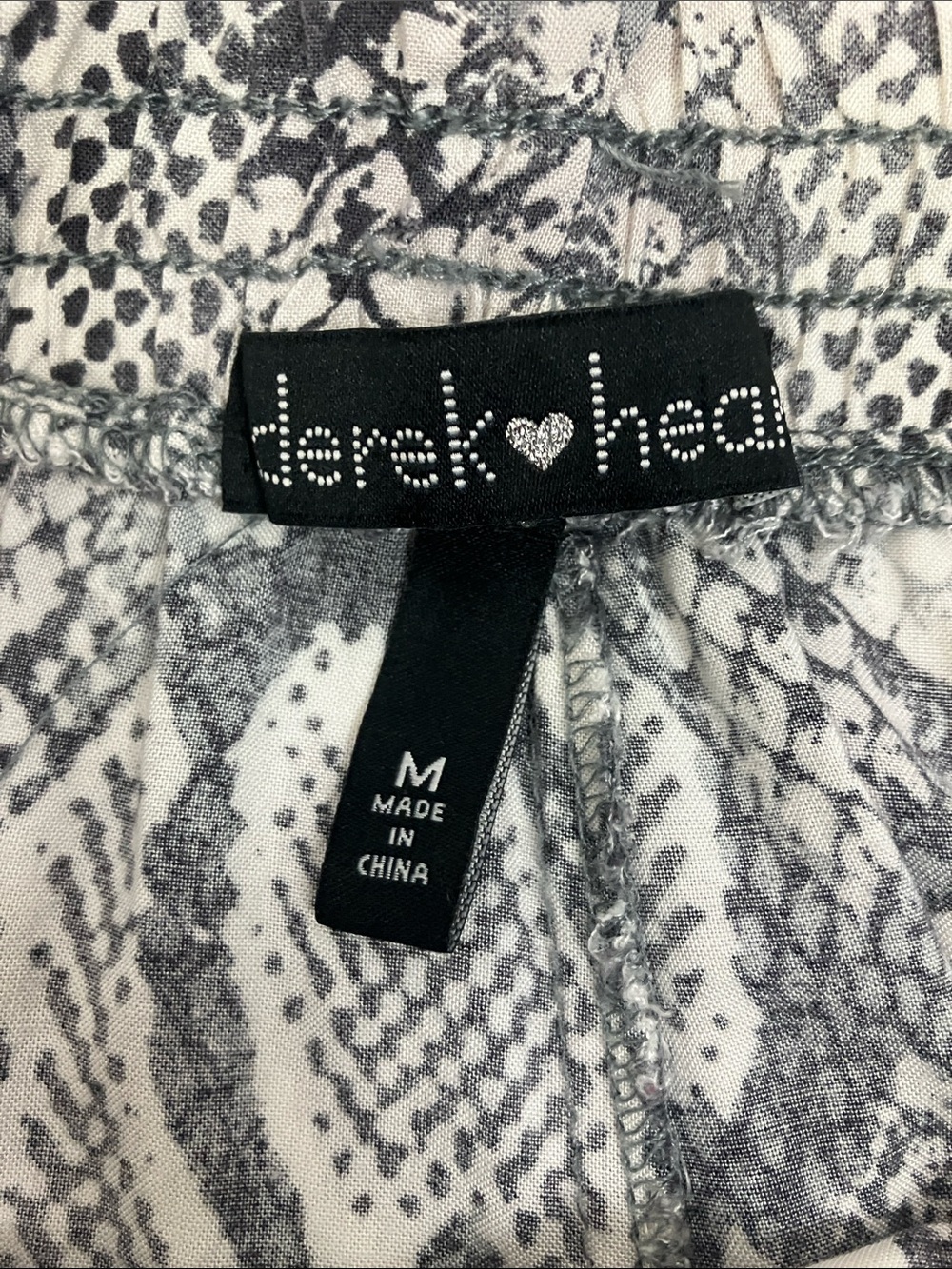 Derek Heart High-Waist Snake Print Shorts - Black & White Womens Size Medium - Picture 3 of 8